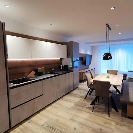 Vadret Apartment *